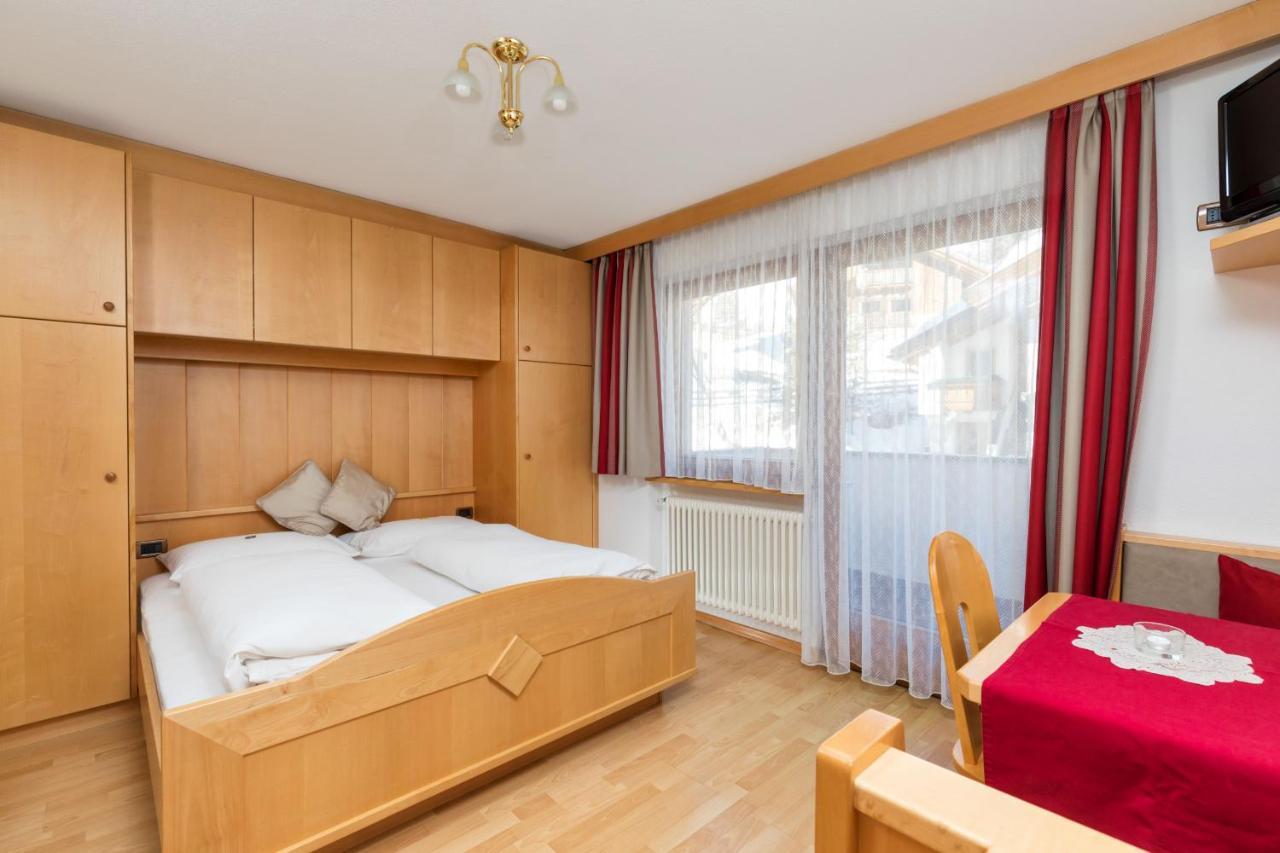 Apartments Puntin San Cassiano  Eksteriør billede